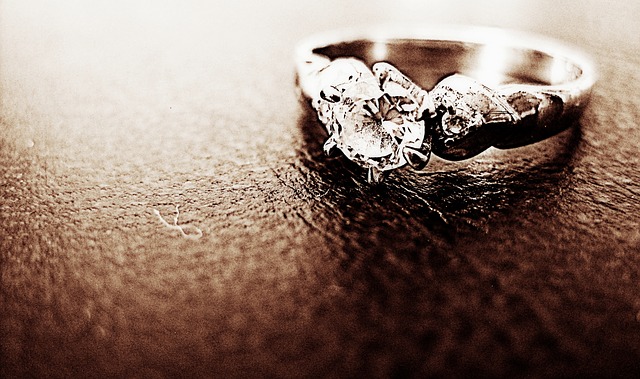 prsten s kamínkem